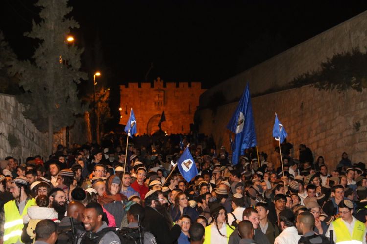 2000 איש בסיבוב שערים לכבוד ר"ח אדר